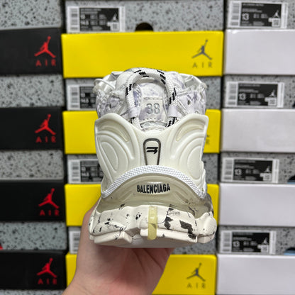 BLG Runner Graffiti White Blue