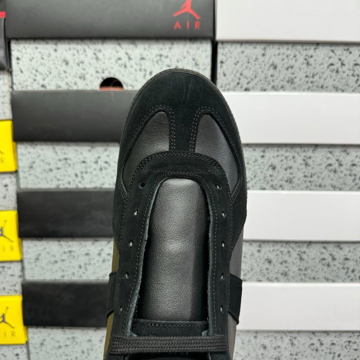 Maison Pure Black