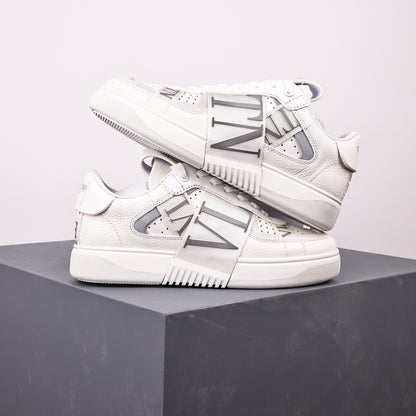 Valentino VL7n White