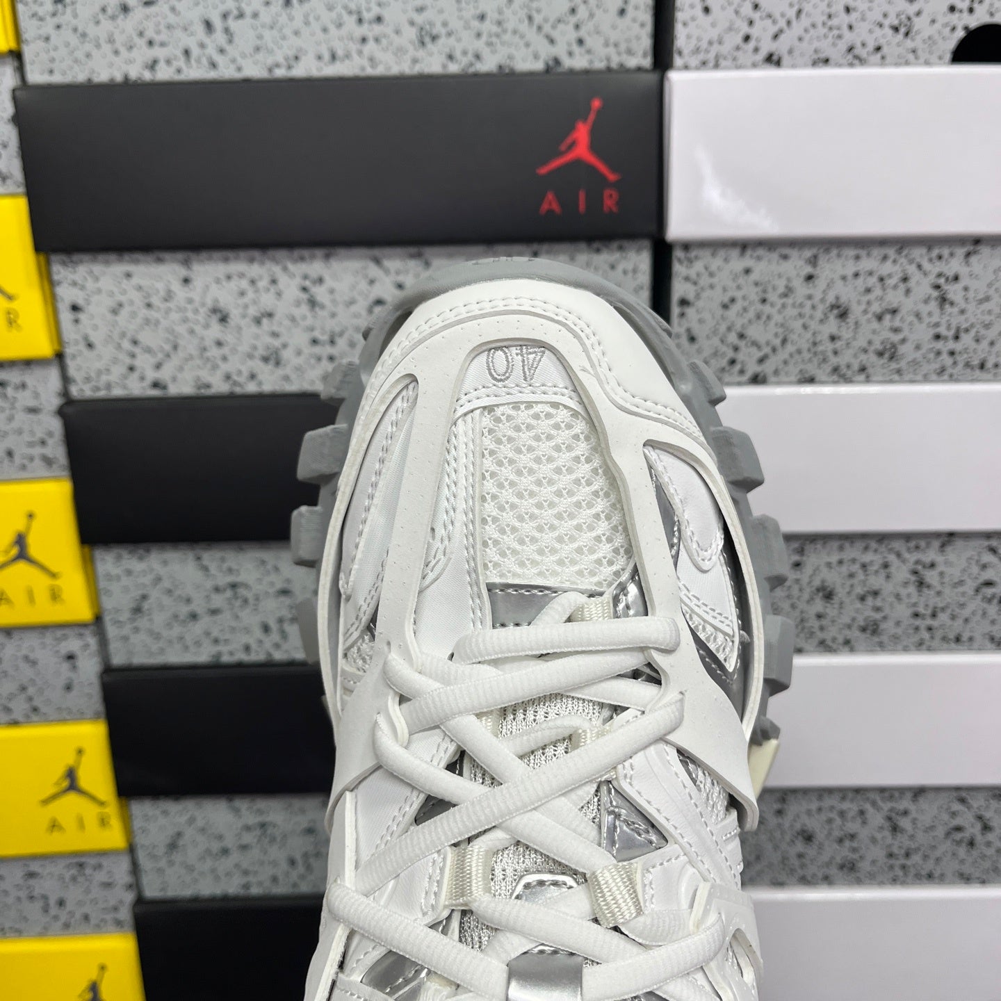 BLG Track White Grey