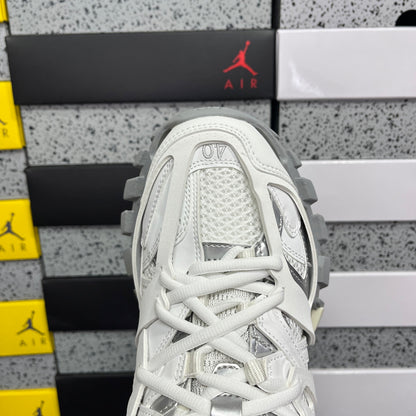 BLG Track White Grey