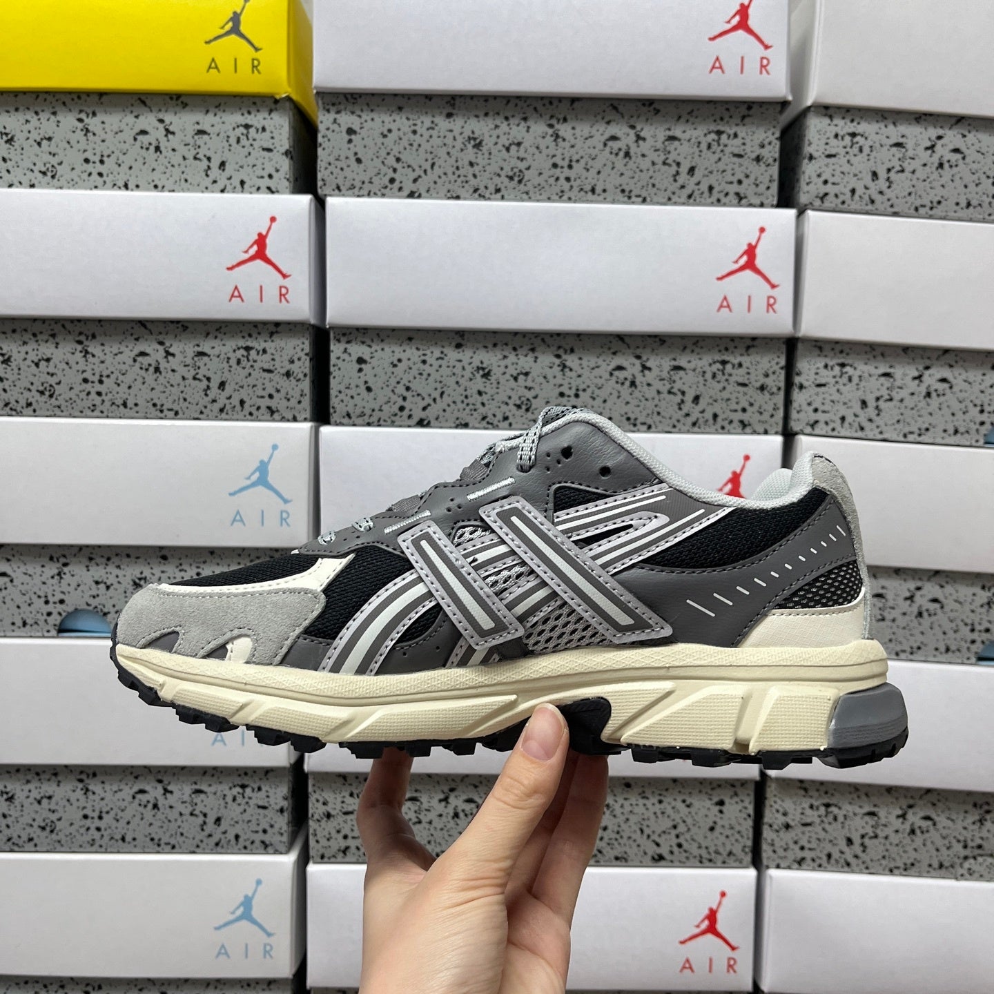 GEL-SONOMA TR62 Grey/Black