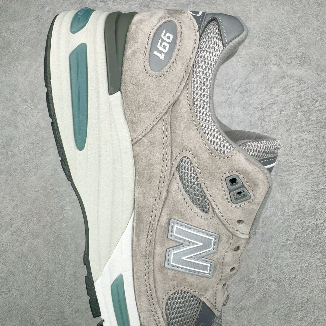 990 Grey Suede