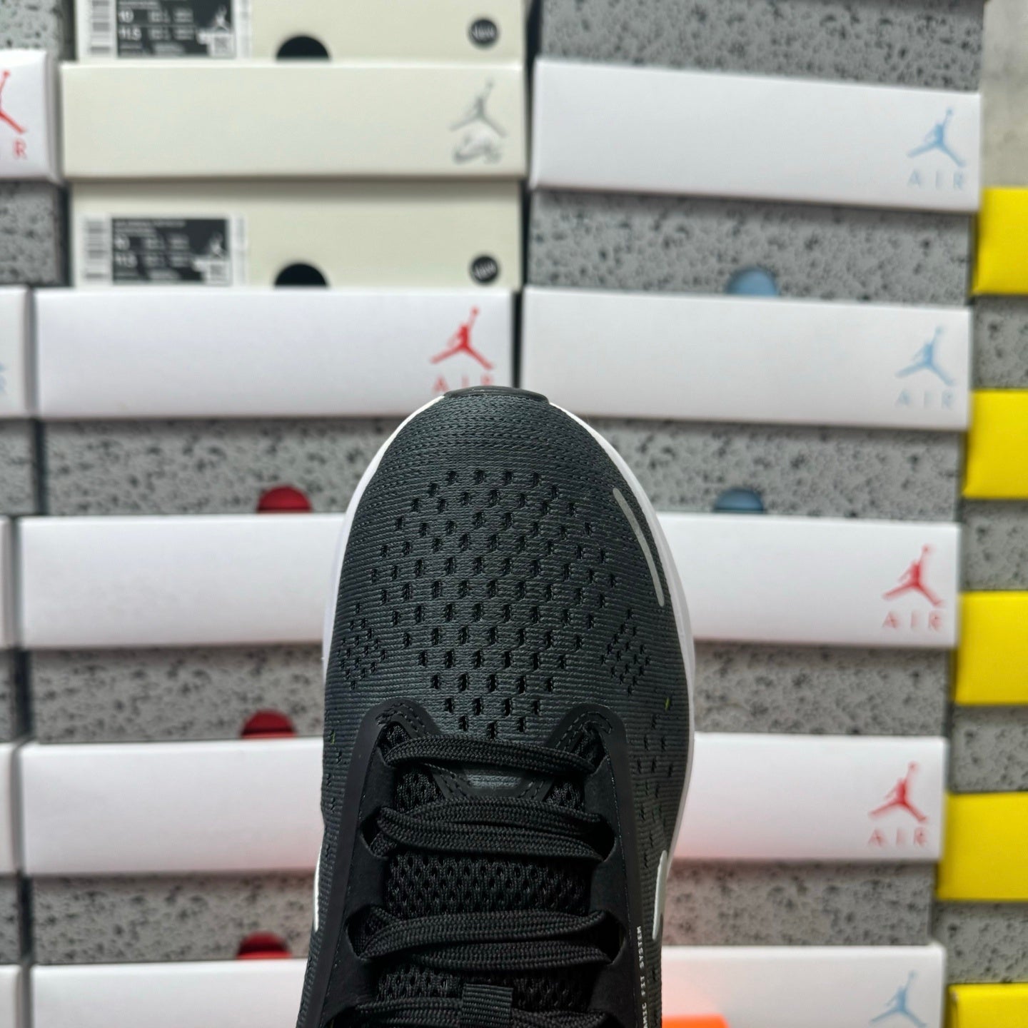 Air Zoom Structure 23 Black/White/Yellow