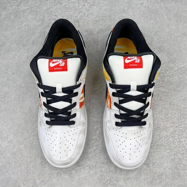 Dunk SB Raygun Tie-Dye White