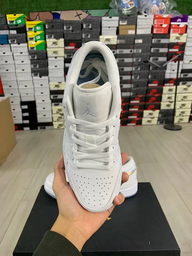 AJ1 Low White
