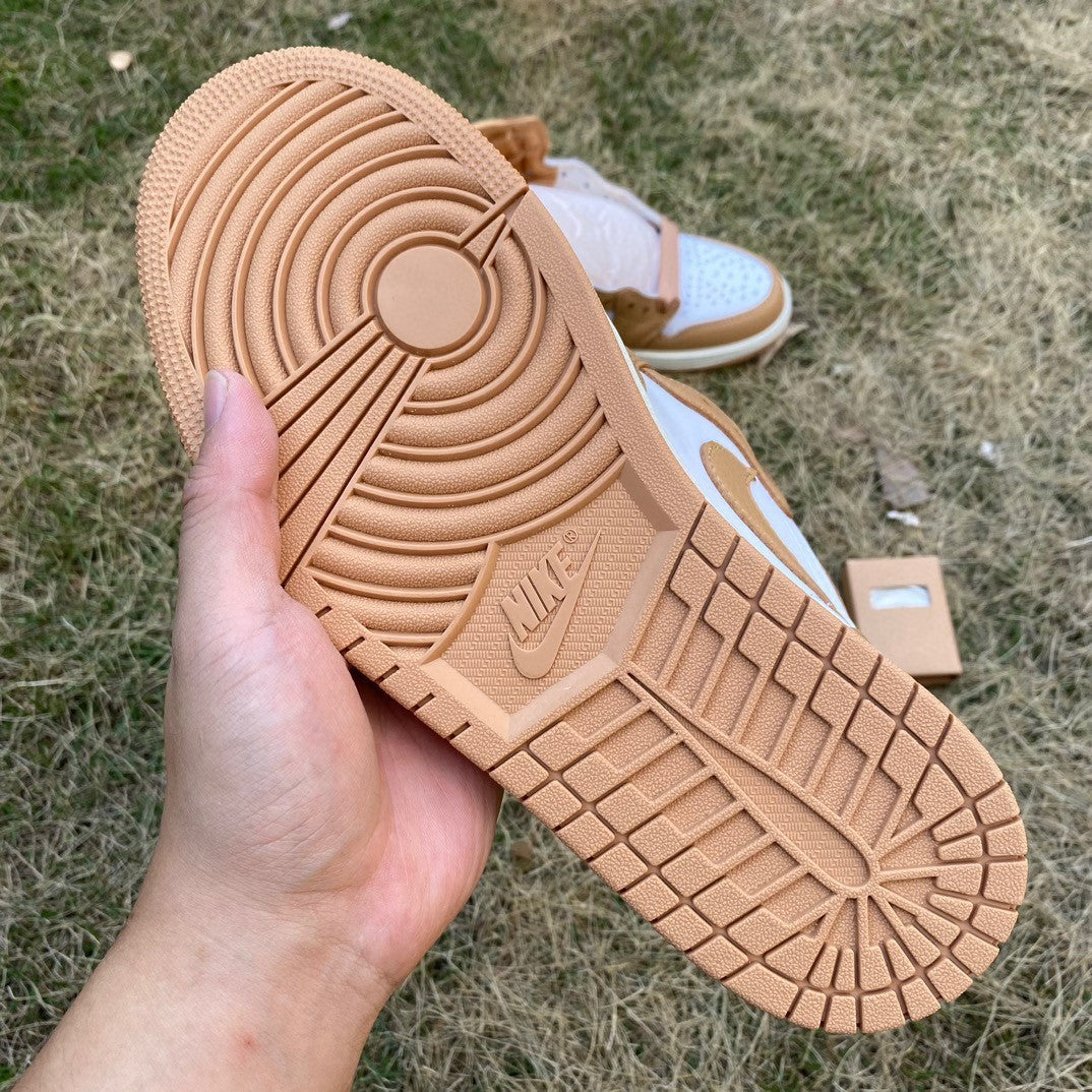 AJ1 High Praline