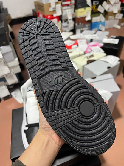 AJ1 High BLACK & WHITE