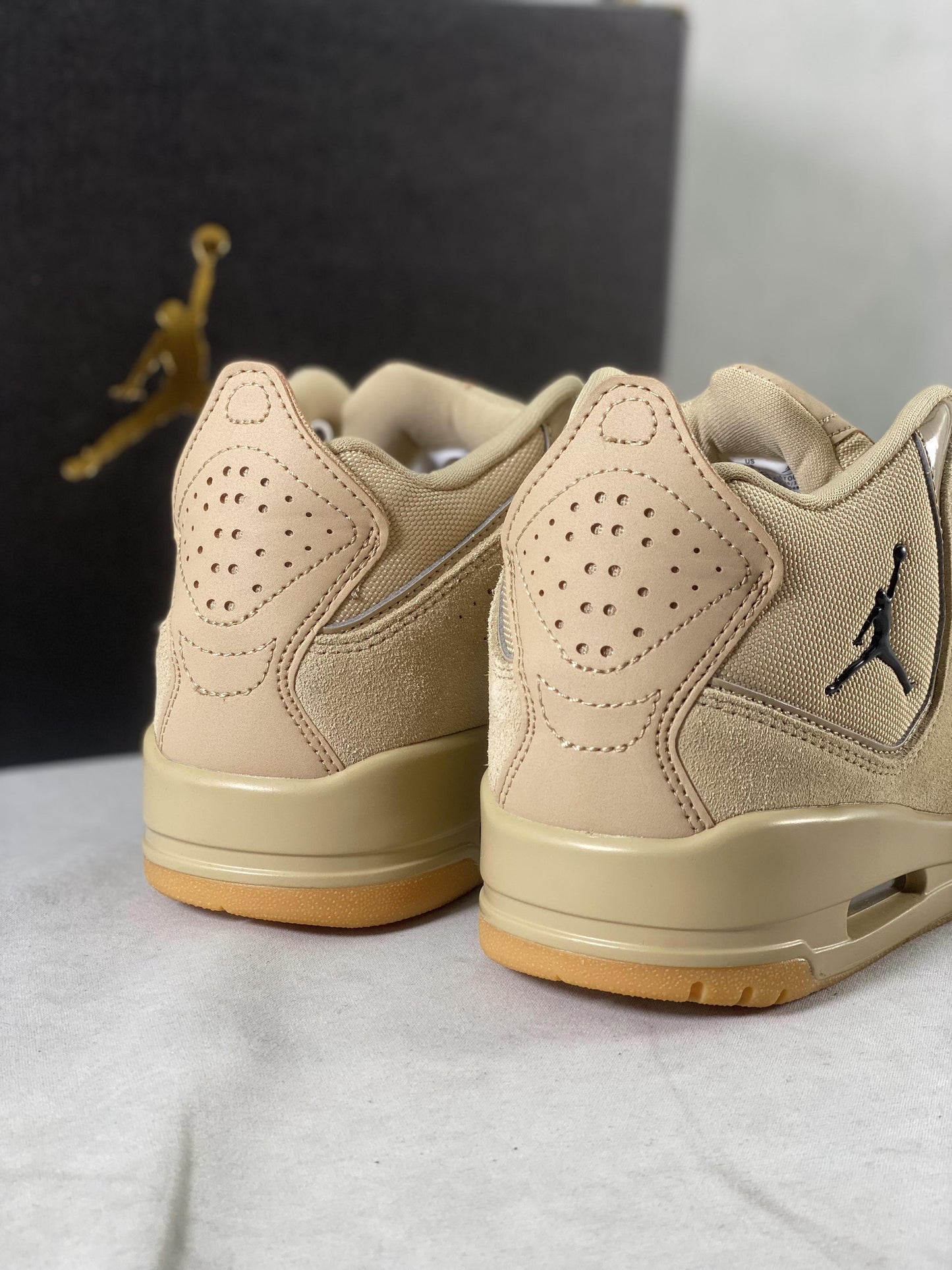 23 Desert Gum