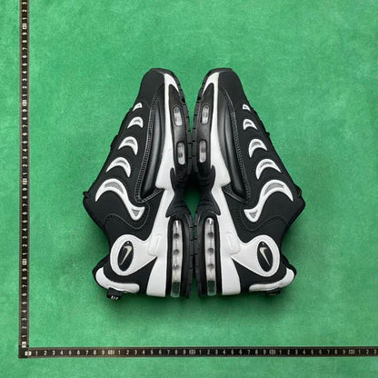 Air Metal Max Athletic black and white