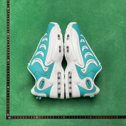 Air Metal Max Turf teal and white