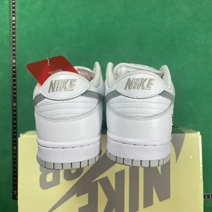 Dunk SB Supreme 94 White Metallic Silver