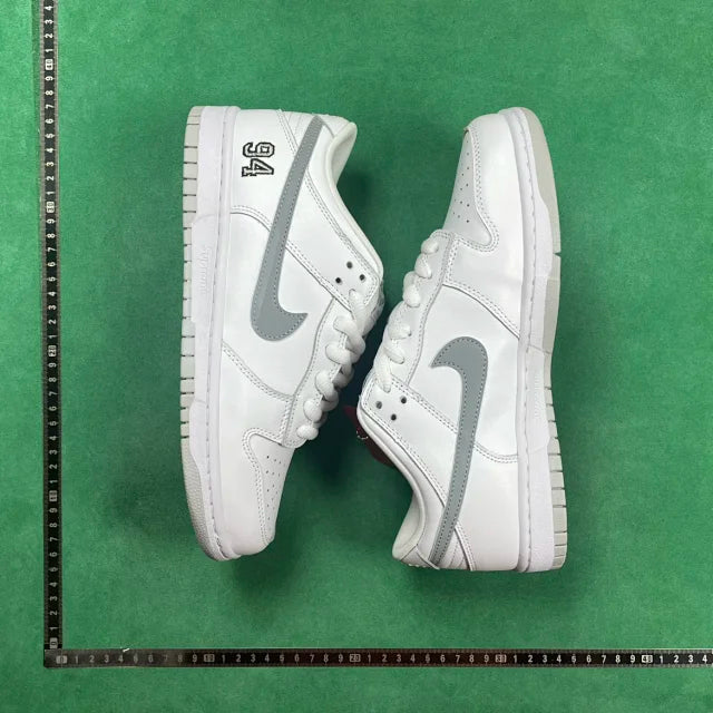Dunk SB Supreme 94 White Metallic Silver