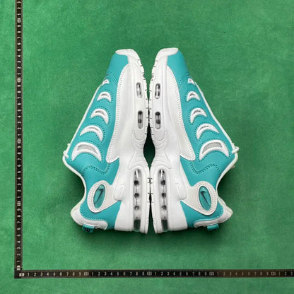 Air Metal Max Turf teal and white