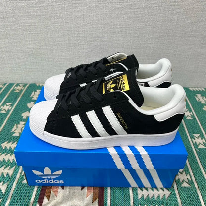 Superstar Black and White
