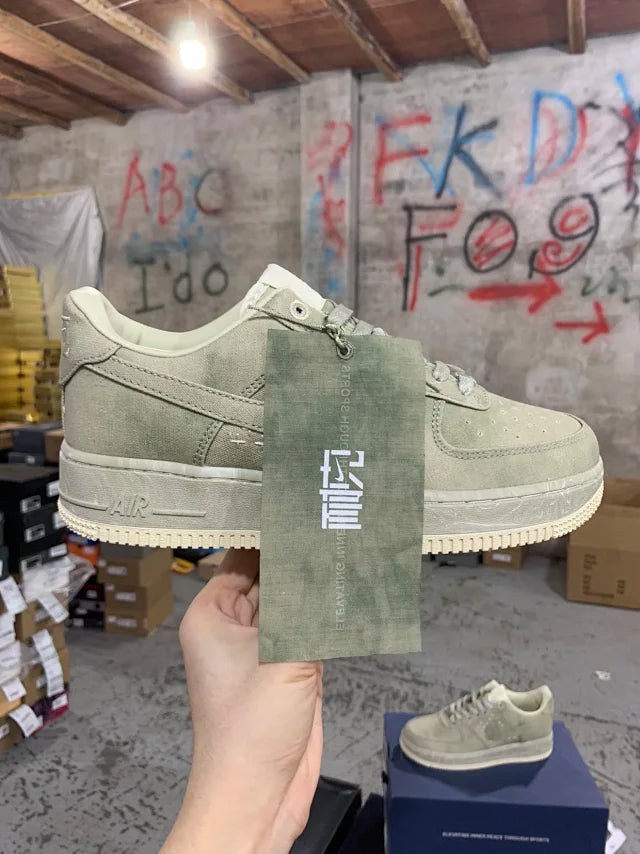 AF1