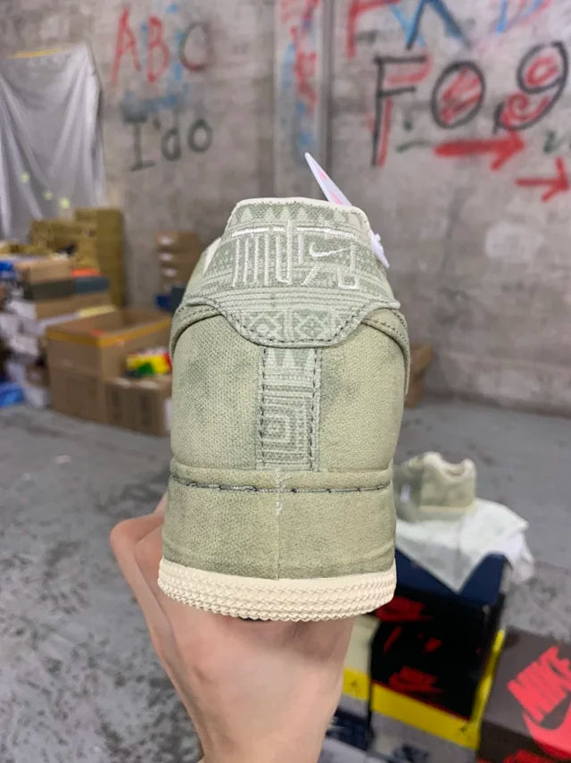 AF1