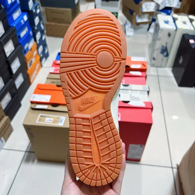 Dunk x LV
