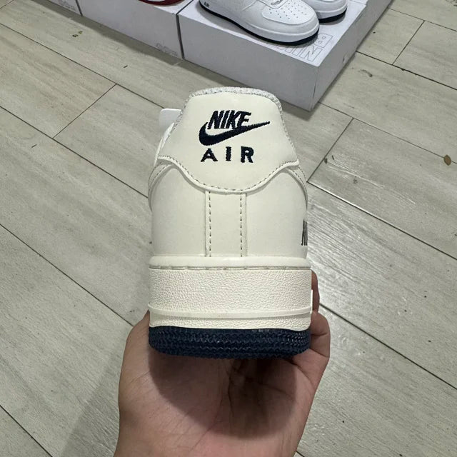 AF1