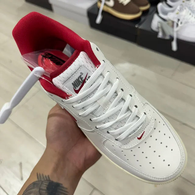 AF1