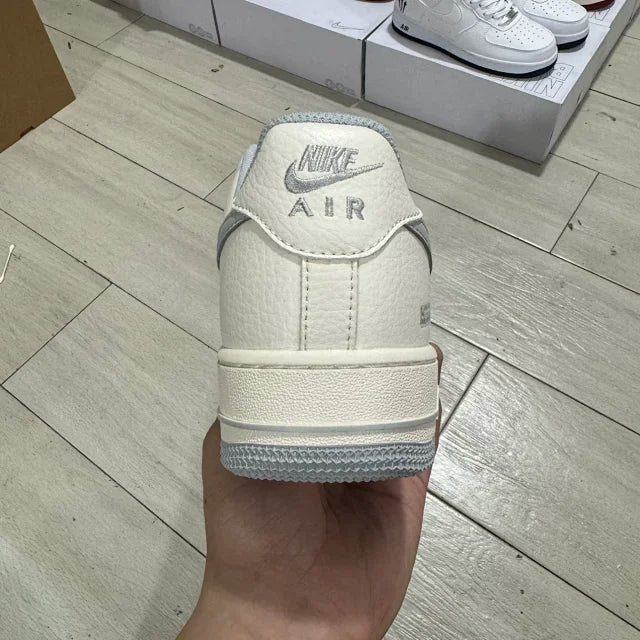 AF1