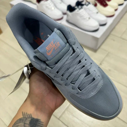 AF1