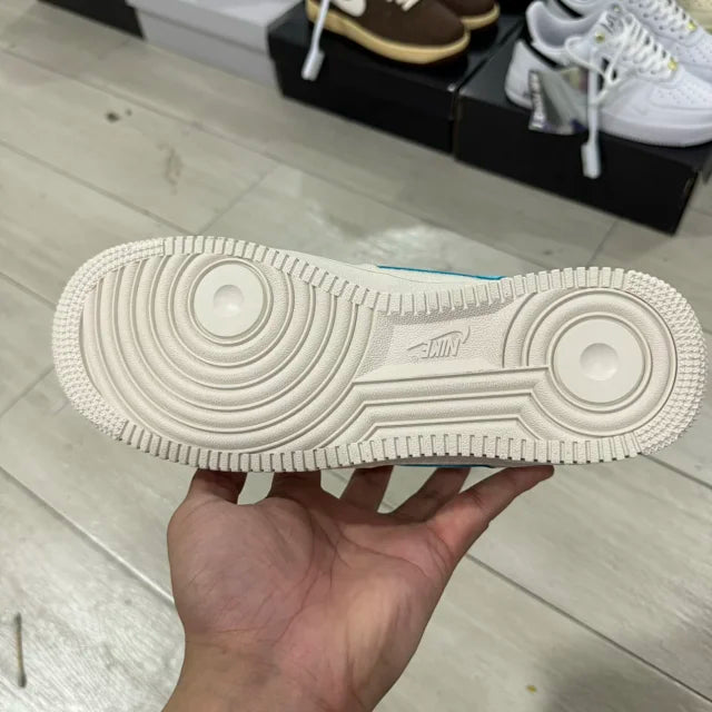 AF1