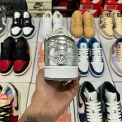 AJ1 Low SE Metallic Silver