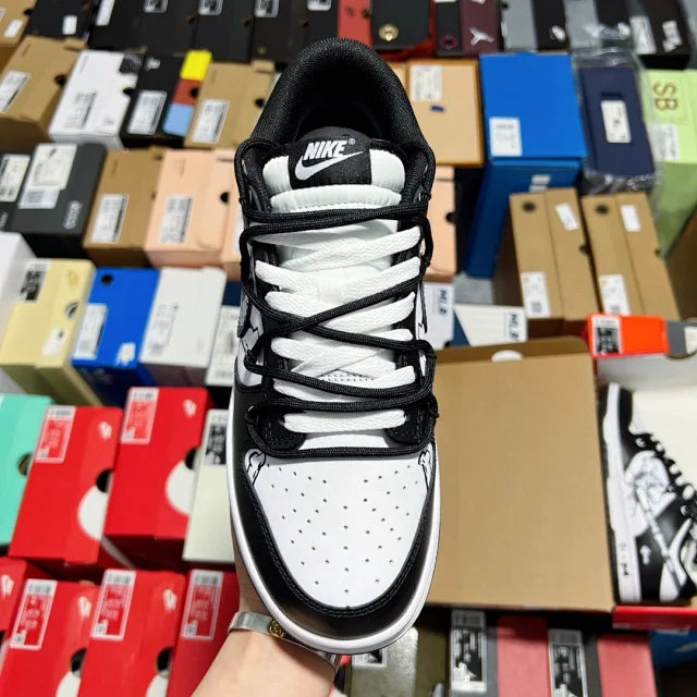 Dunk SP Black And White