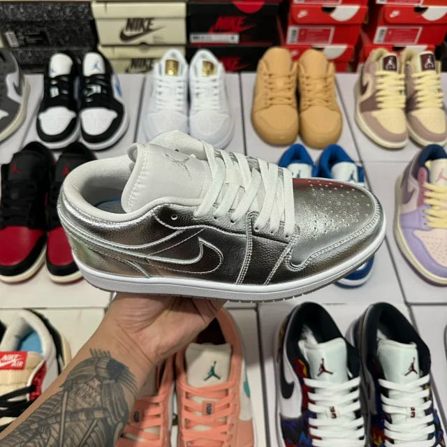 AJ1 Low SE Metallic Silver