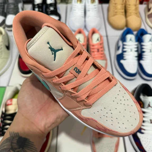 AJ1 Low LIGHT MADDER ROOT/DARK TEAL GREEN