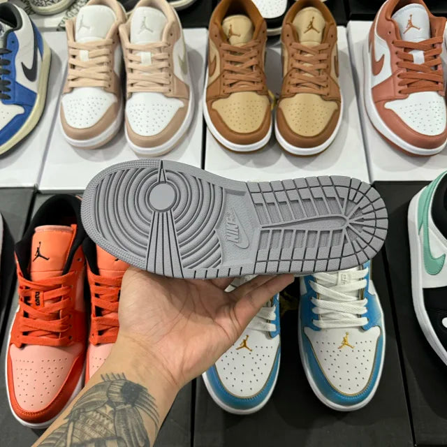 AJ1 Low Cement Grey