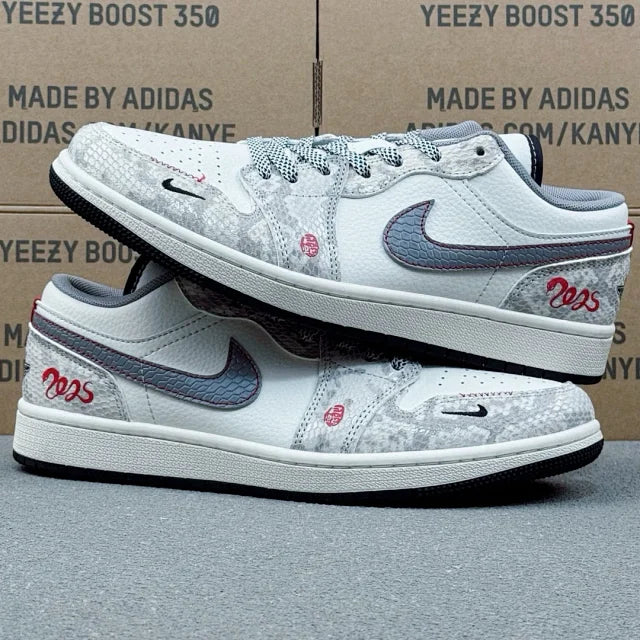 AJ1 Low Retro Royalty