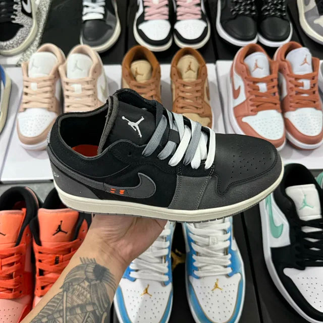 AJ1 Low Inside Out - Black