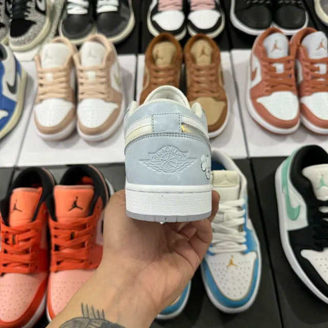 AJ1 Low Paw Print