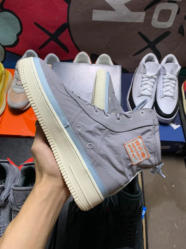 AF1