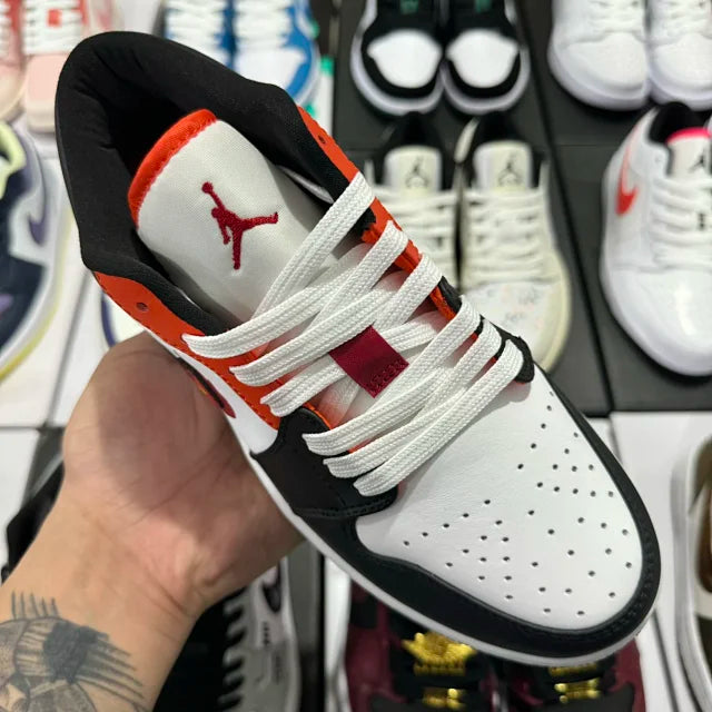 AJ1 Low Flaming Swoosh