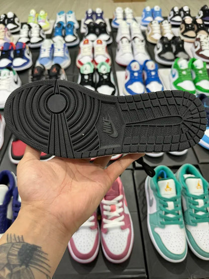 AJ1 Low