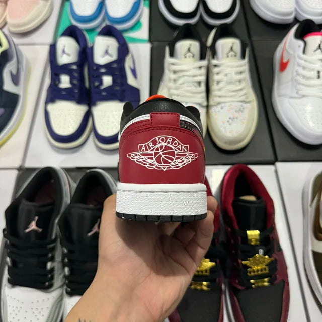 AJ1 Low Flaming Swoosh