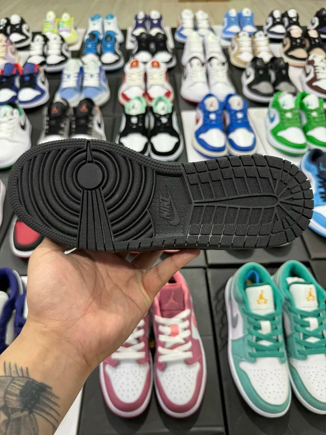 AJ1 Low