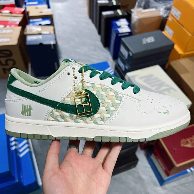 Dunk SP Green And White