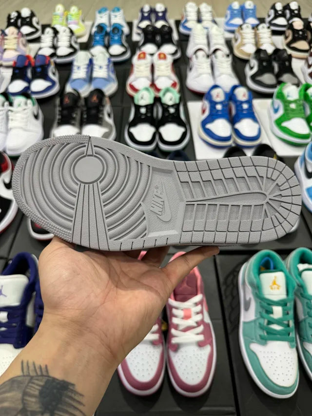 AJ1 Low