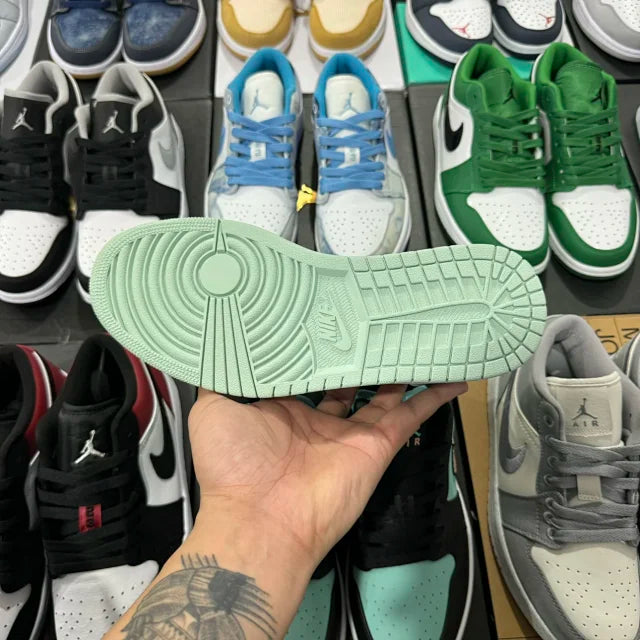 AJ1 Low