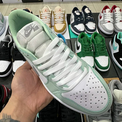 AJ1 Low