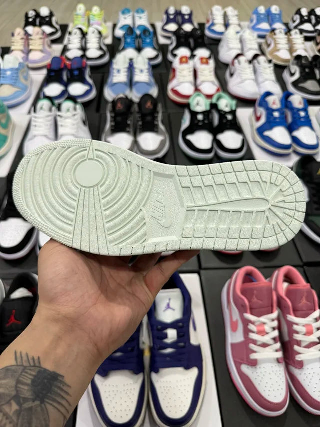 AJ1 Low