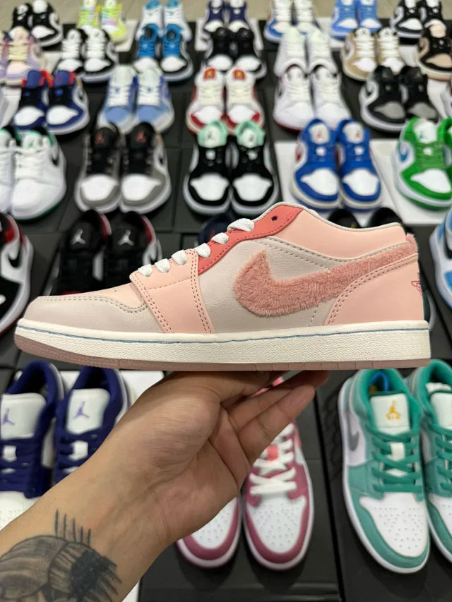 AJ1 Low