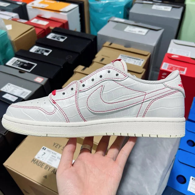 AJ1 Low
