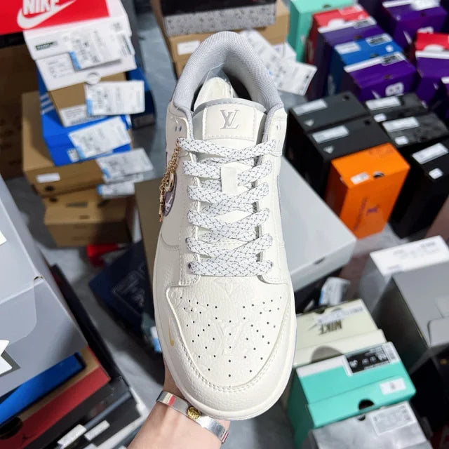 Dunk x LV