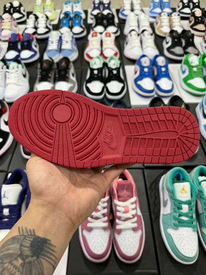AJ1 Low