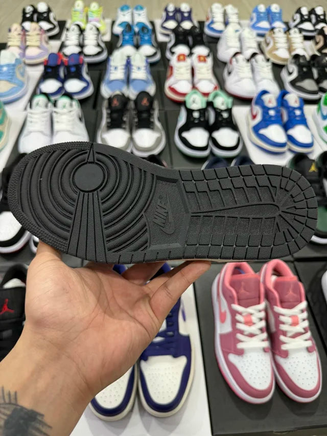 AJ1 Low